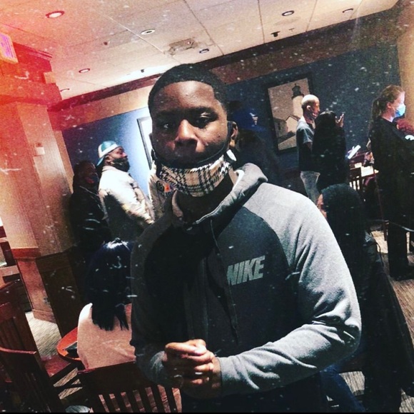 Meet your Posher, Devone - Picture 1 of 1